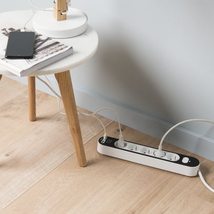 Multiprise USB filaire 5 prises – blanc / noir – 1,5 m – Lexman