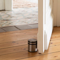 Arrêt de porte à poser sable nickel – 7,2 × 8,1 cm